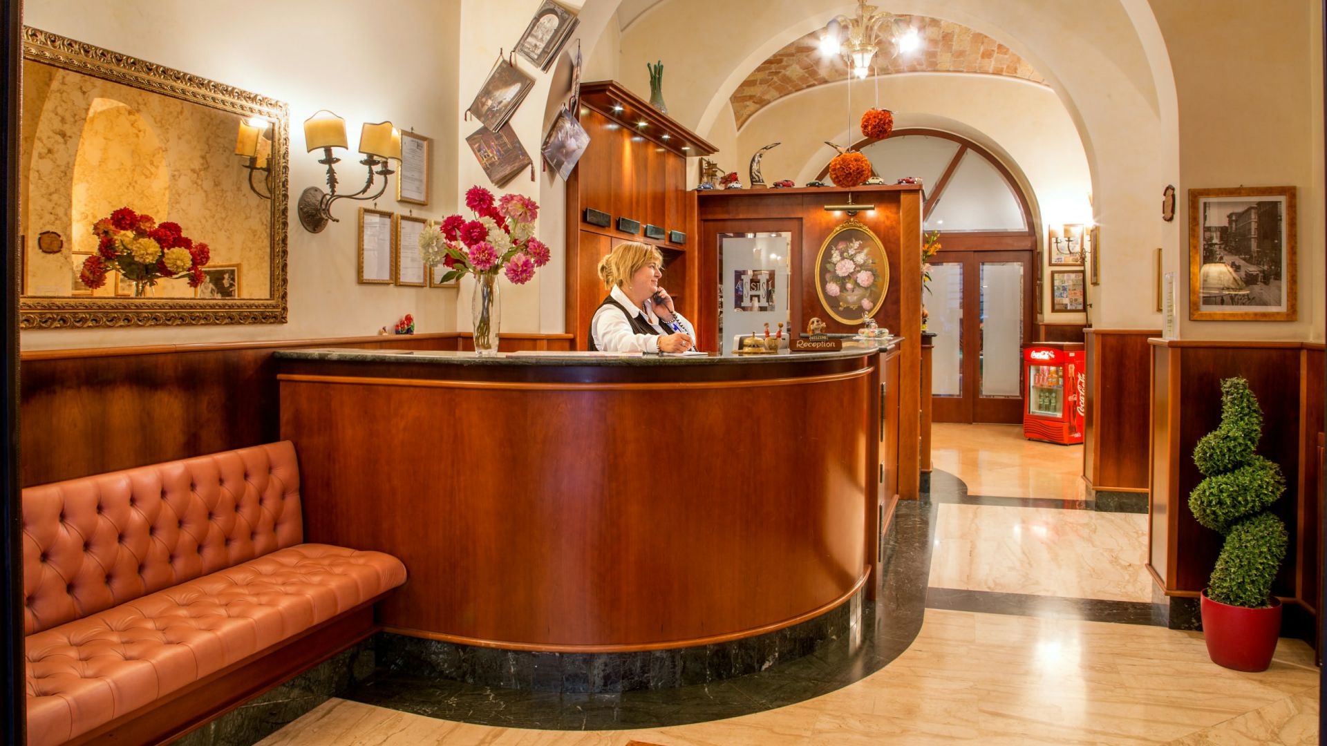 hotel assisi roma reception 1